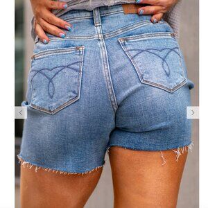 NWT Judy Blue Embroidered Pocket High Rise Jean Shorts Size 2X 15276LT Stretchy